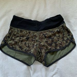 Lululemon Hotty Hot shorts